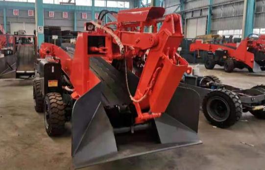 看看帥龍機電在這里分享的7個使用扒渣機設(shè)備的注意事項！